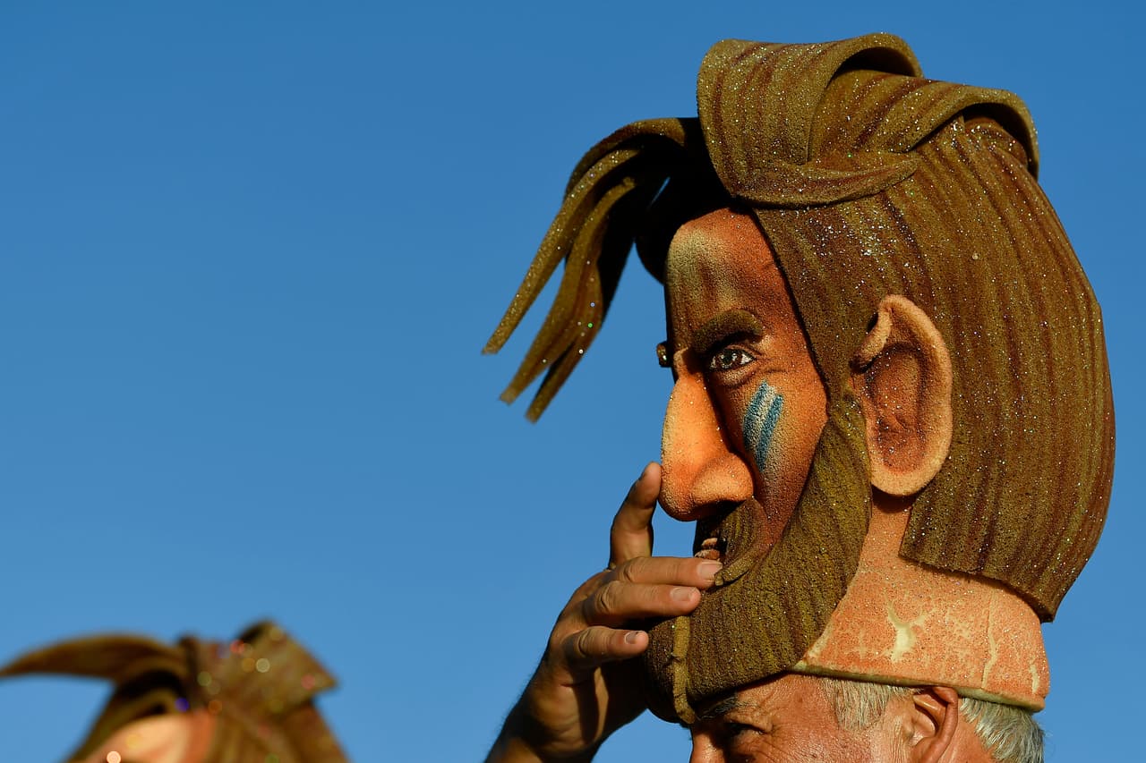 Los fanáticos de Argentina se aferran a la capacidad de Lionel Messi en su duelo contra Croacia, cuyos hinchas también hacen parte del colorido en el segundo partido de ambos equipos en Rusia 2018.