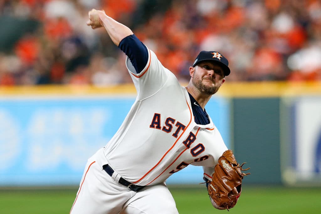 Ryan Pressly, lanzador y compañero de Osuna en Houston Astros, entró en defensa del mexicano ante esos ataques, como quedó en evidencia en un video publicado por TMZ.