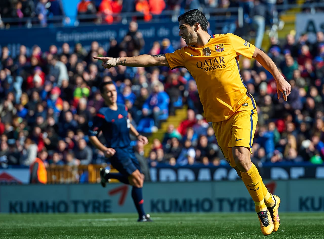 Los azulgranas conseguirían finiquitar el partido hasta el minuto 90, en un contragolpe comandado por Messi, el argentino habilitaría a Suárez quien definiría solo frente al portero para marcar el 2-0 final.