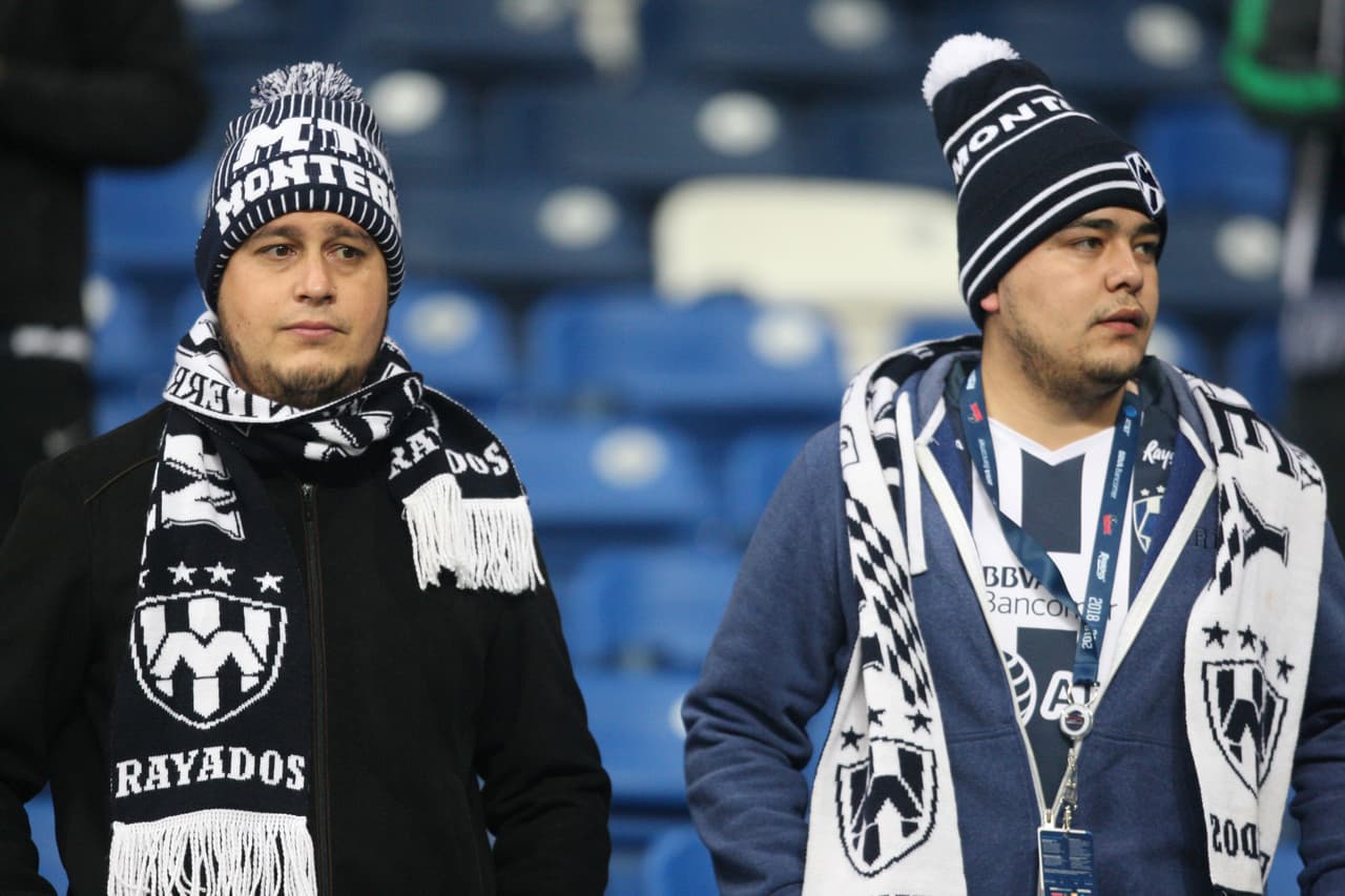 Ambiente festivo y de gran colorido por la Ida de la Semifinal entre Monterrey y Cruz Azul en la Liguilla de la Liga MX. Así lo vivieron la afición local y visitante.