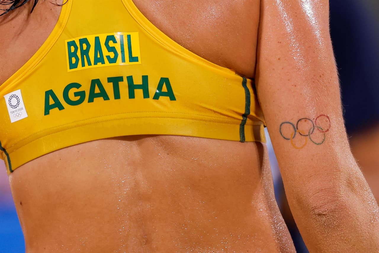 La jugadora de voleibol de playa, Ágatha Bednarczuk durante un partido.