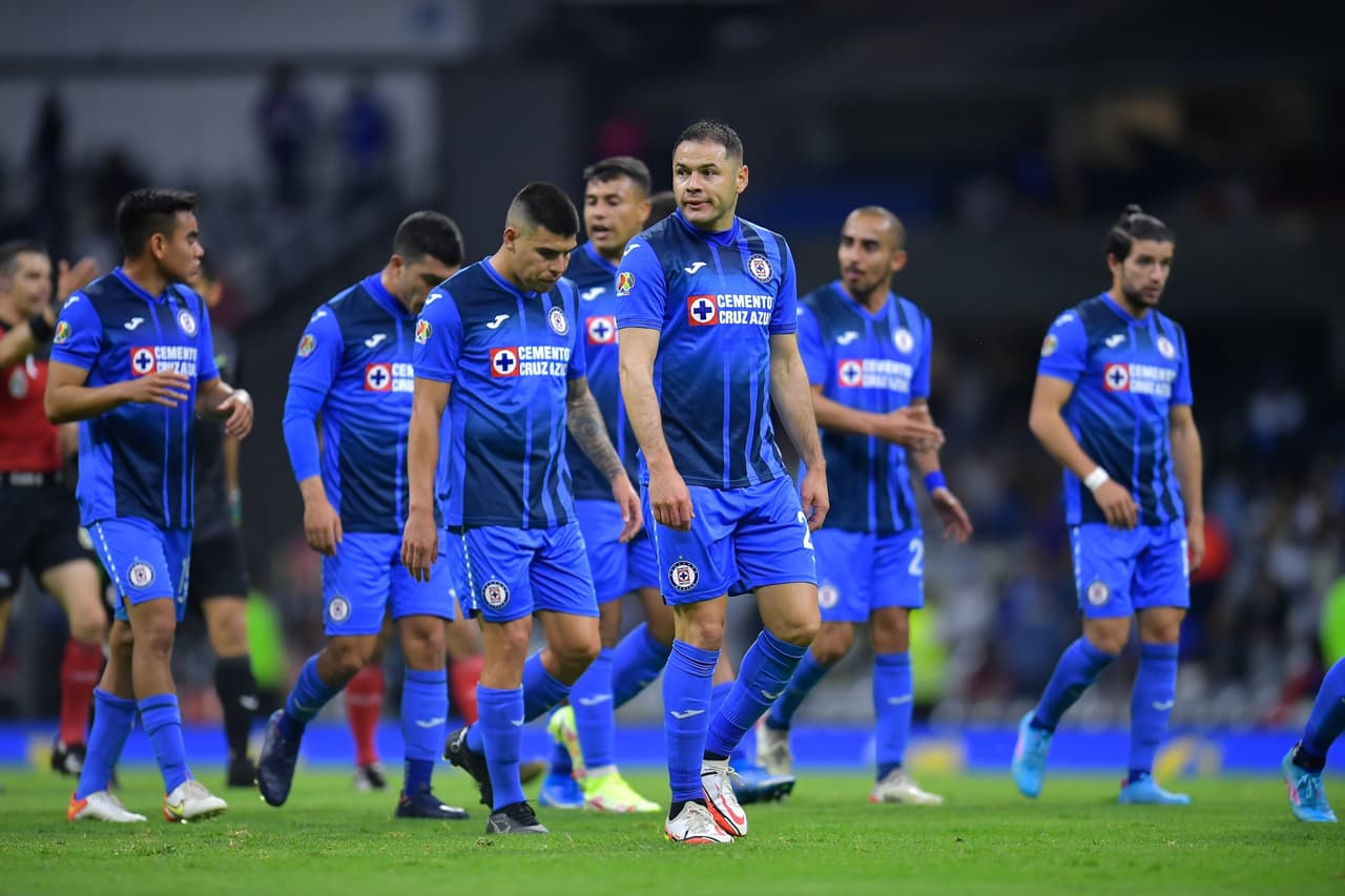 Cruz Azul viaja a Canadá con 'Shaggy' Martínez y Tabó pero no recupera a Mayorga