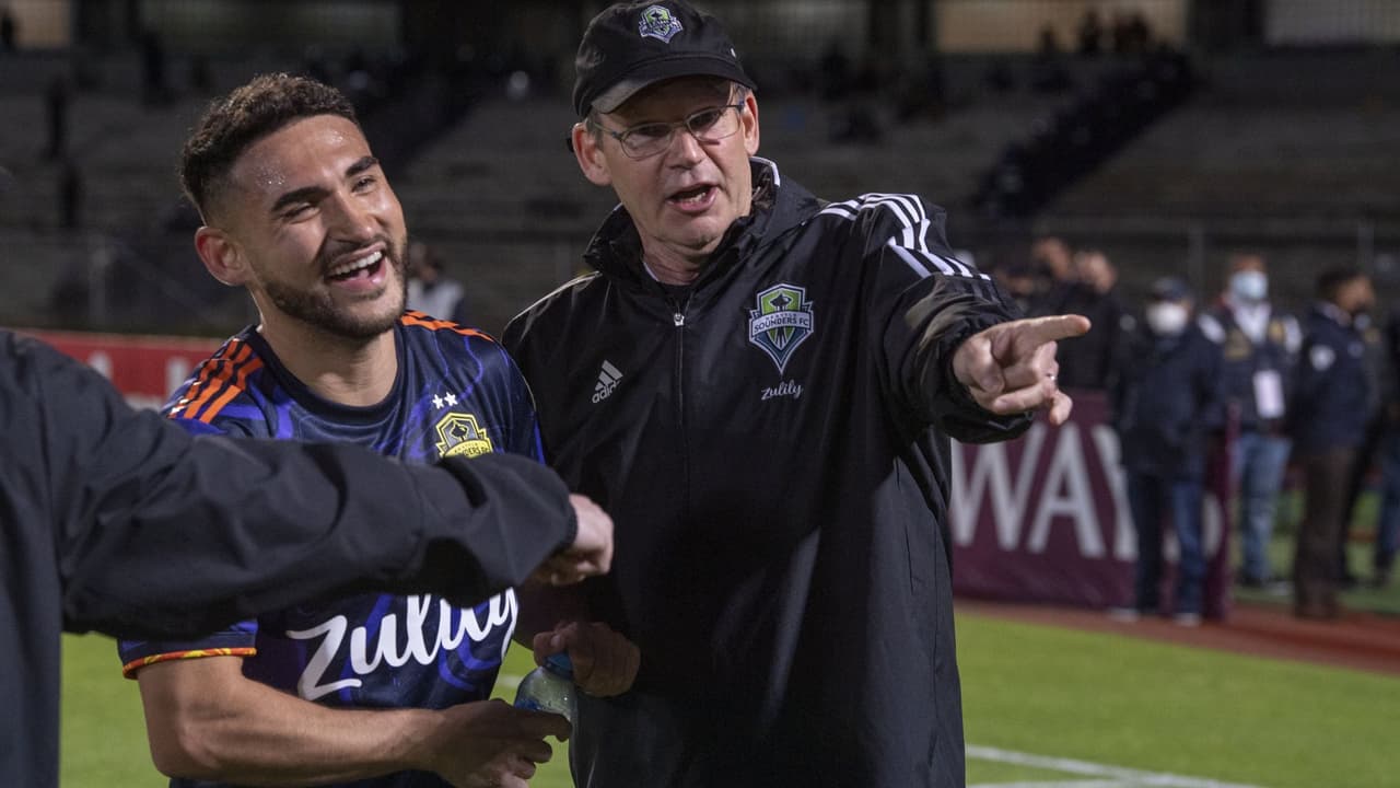 Brian Schmetzer no ve favorito a Seattle sobre Pumas