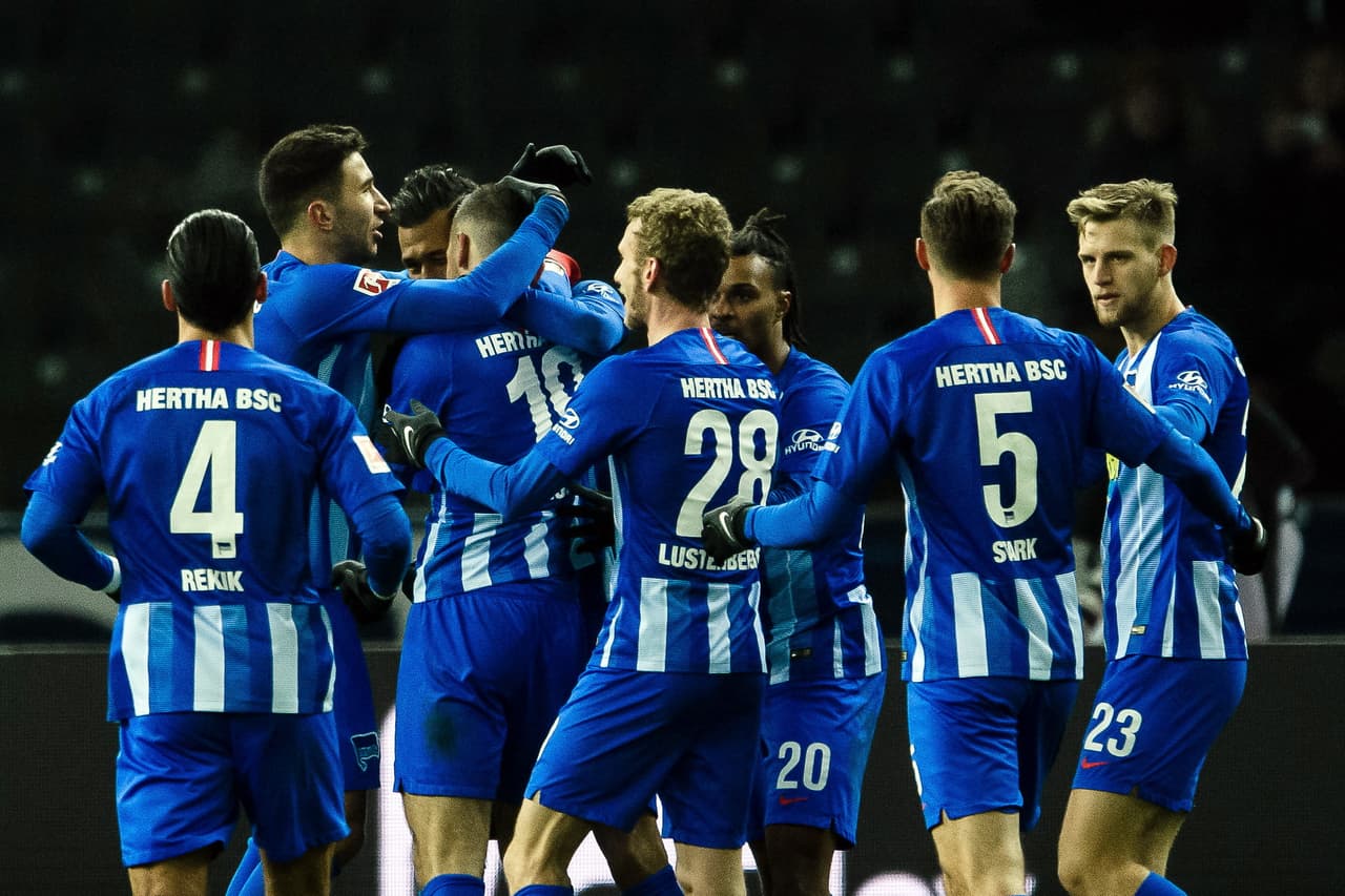 Pero un cabezazo del bosnio Vedad Ibisevic al 45+4' puso la cuenta 2-2 para el Hertha, cerrando un primer tiempo cargado de emociones.