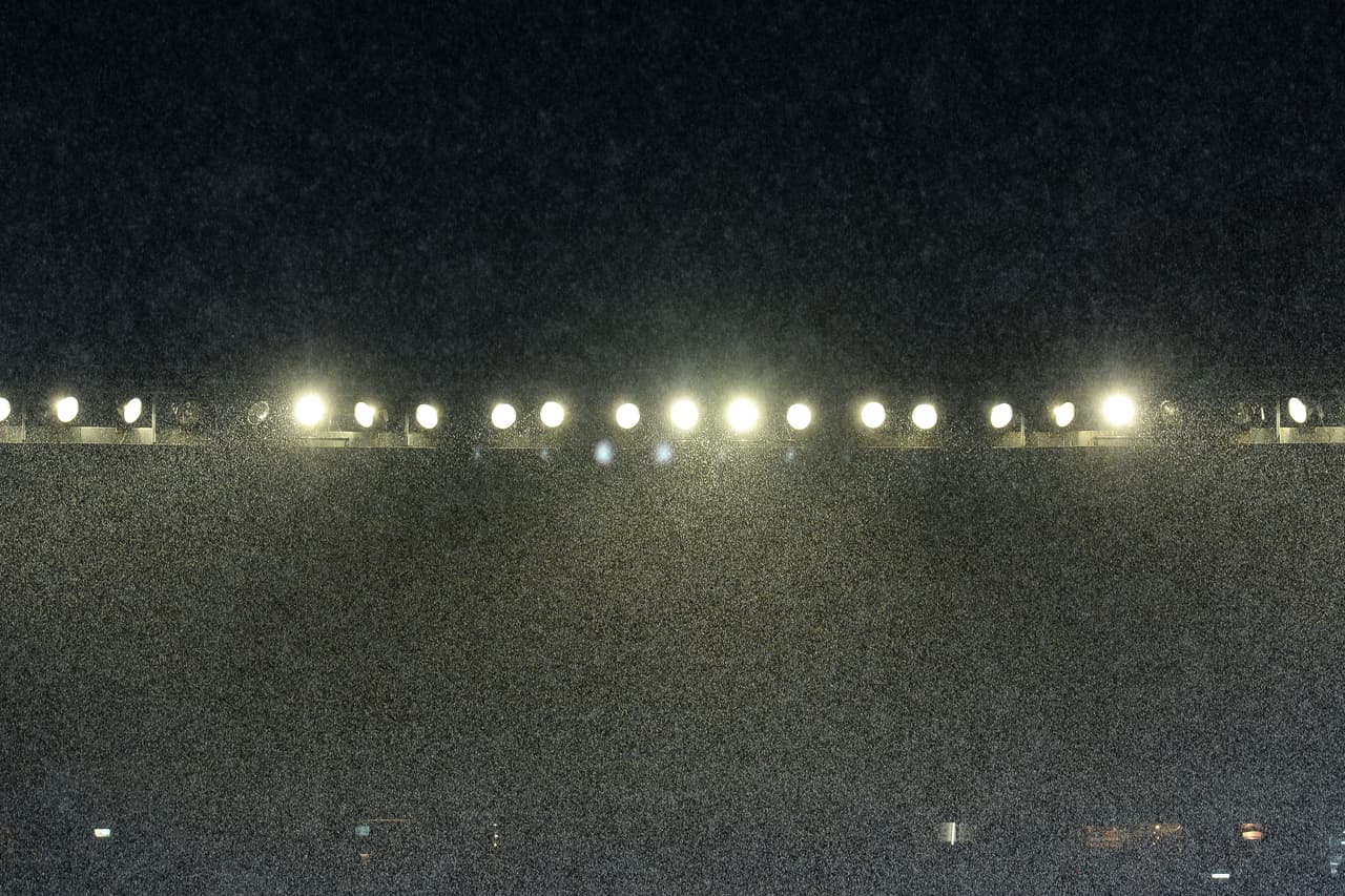 Una tormenta eléctrica y fuerte lluvia retrasó el inicio del segundo tiempo del Morelia vs Monterrey