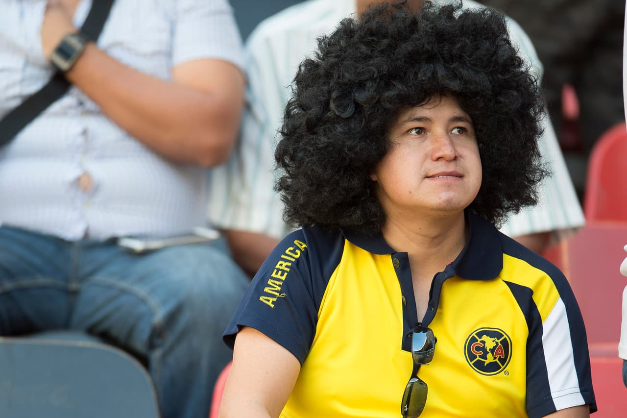 El colorido de la afición en la Jornada 9