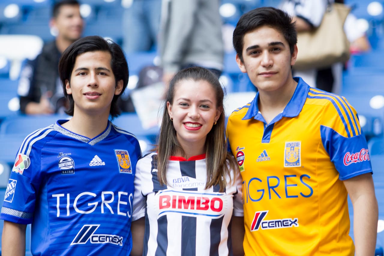 El colorido de la afición en la Jornada 9