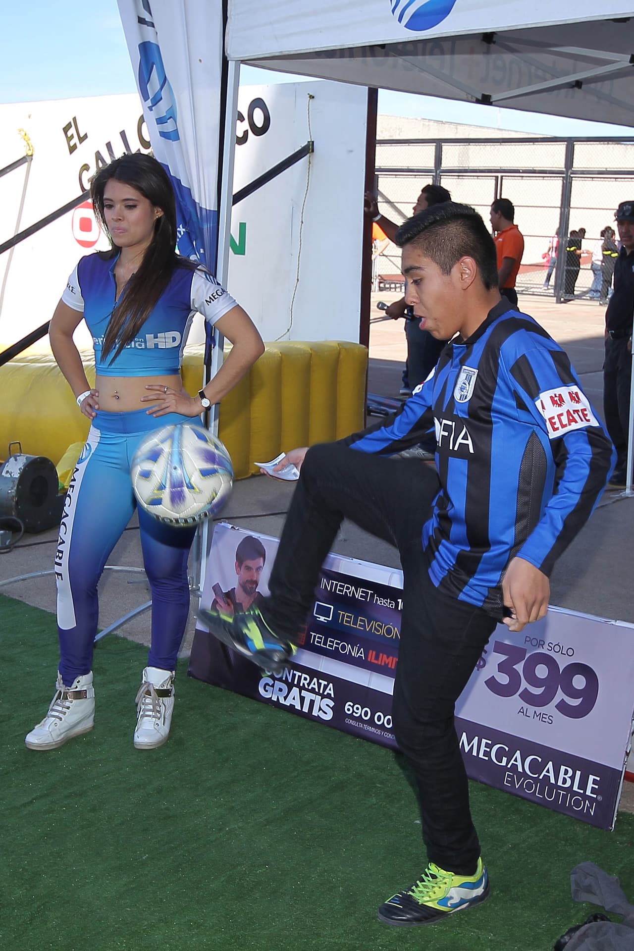 El colorido de la afición en la Jornada 9