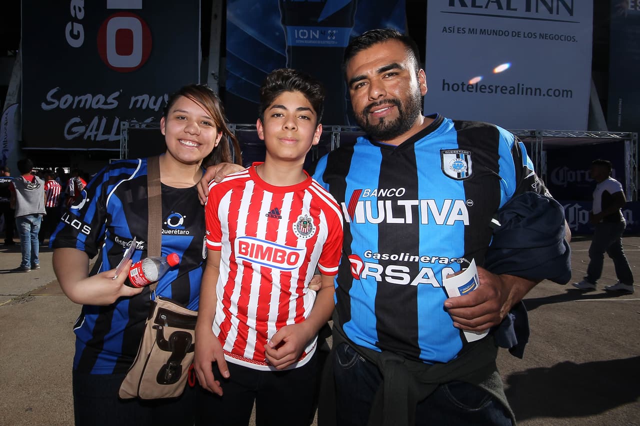 El colorido de la afición en la Jornada 9