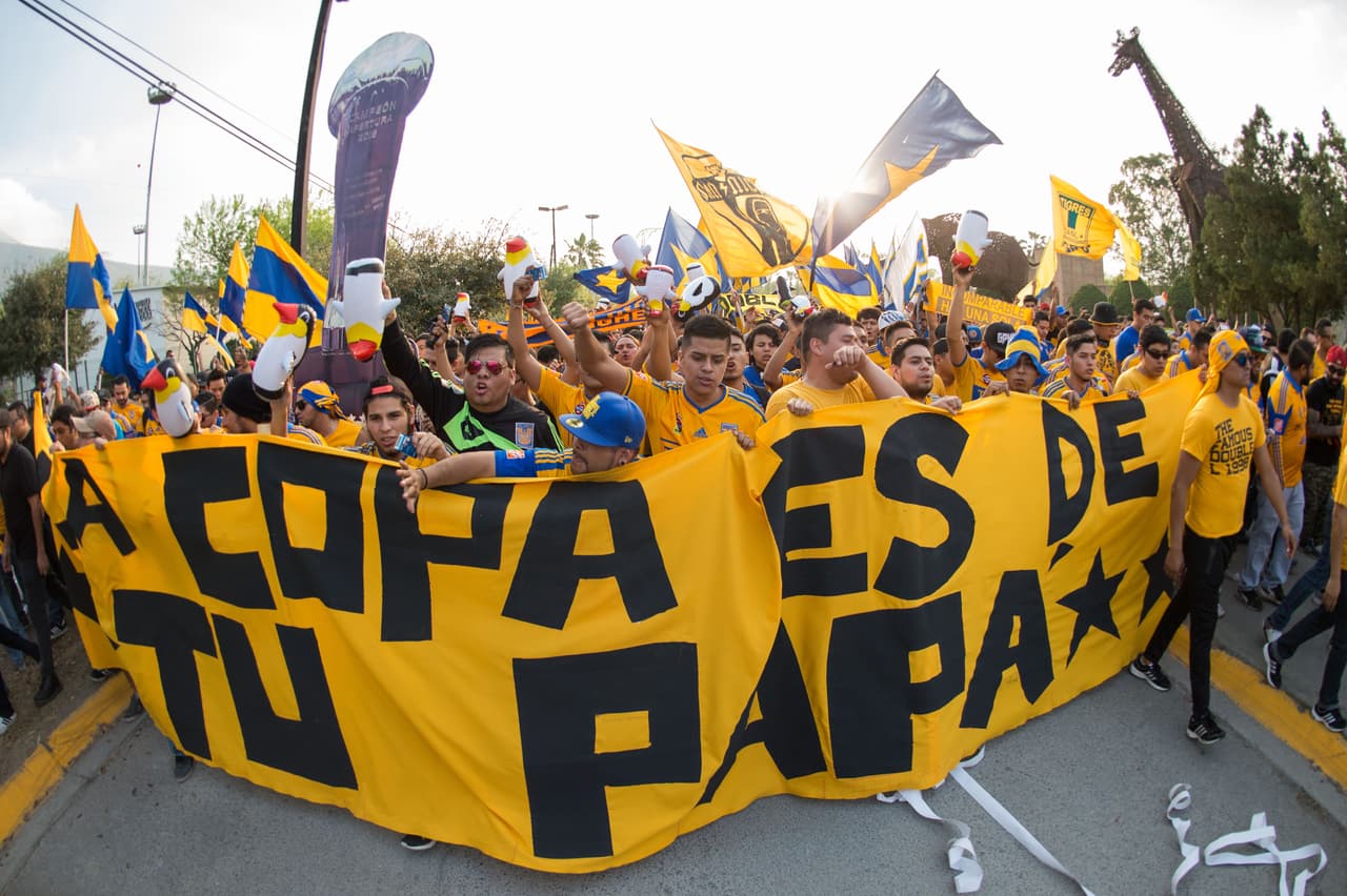 El colorido de la afición en la Jornada 9