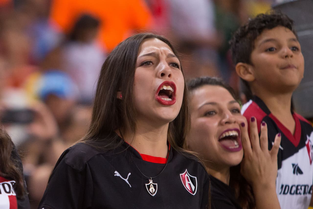 El colorido de la afición en la Jornada 9