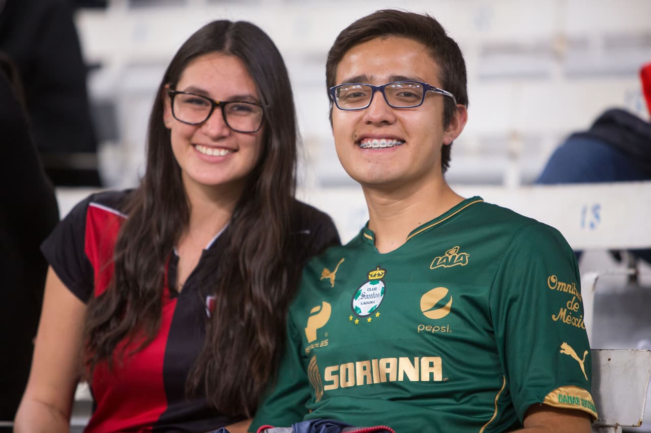 El colorido de la afición en la Jornada 9