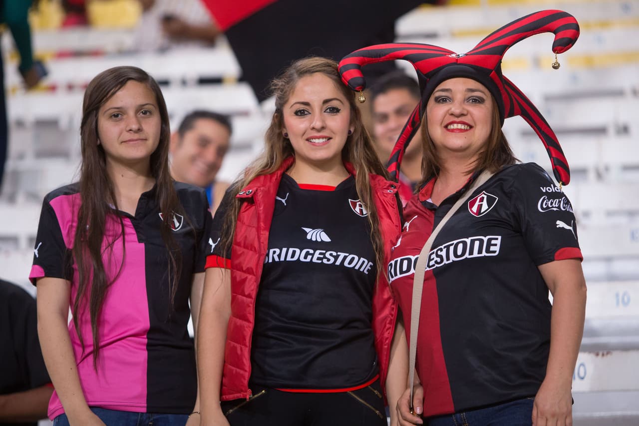 El colorido de la afición en la Jornada 9