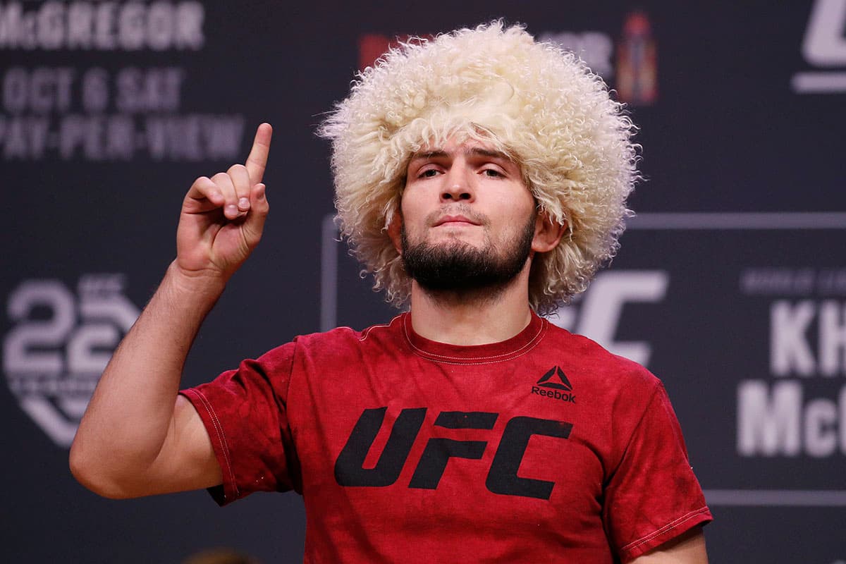 "En la selva hay un solo rey" dijo Nurmagomedov al retar a Floyd Mayweather a una pelea.
<br>