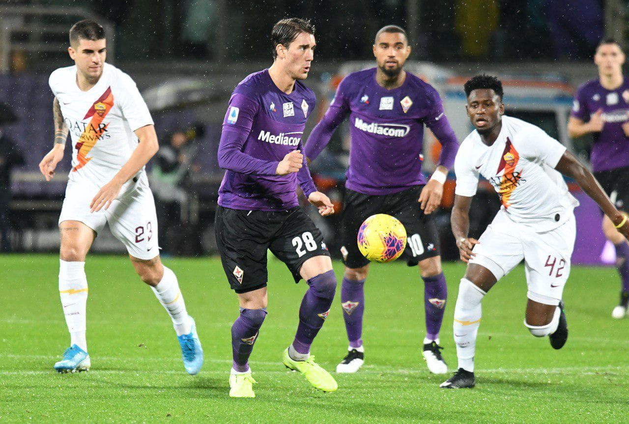 Roma golea a la Fiorentina con goles de E. Dzeko, A. Kolarov, L. Pellegrini y N. Zaniolo llevándose los tres puntos, mientras que la Fiorentina está muy cerca del descenso.
