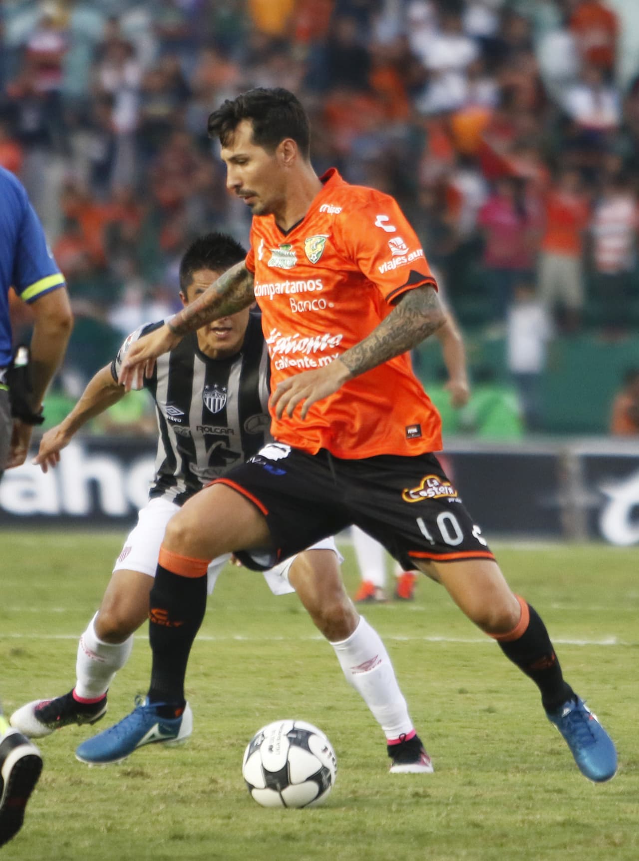 En 2016 regresa a la Liga MX para jugar con los Jaguares chiapanecos, donde fue autor de 7 goles.