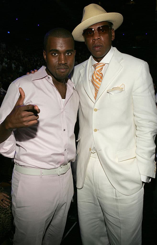 Kanye y Jay continuaron resucitando su relación cuando el rapero de ‘99 Problems’ hizo una aparición en una de las primeras canciones del último álbum de Ye, ‘Donda’.