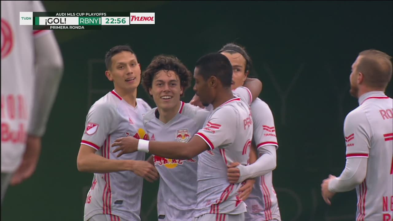 ¡Regalo y aprovecha! Clark pone arriba al NY Red Bulls 0-1