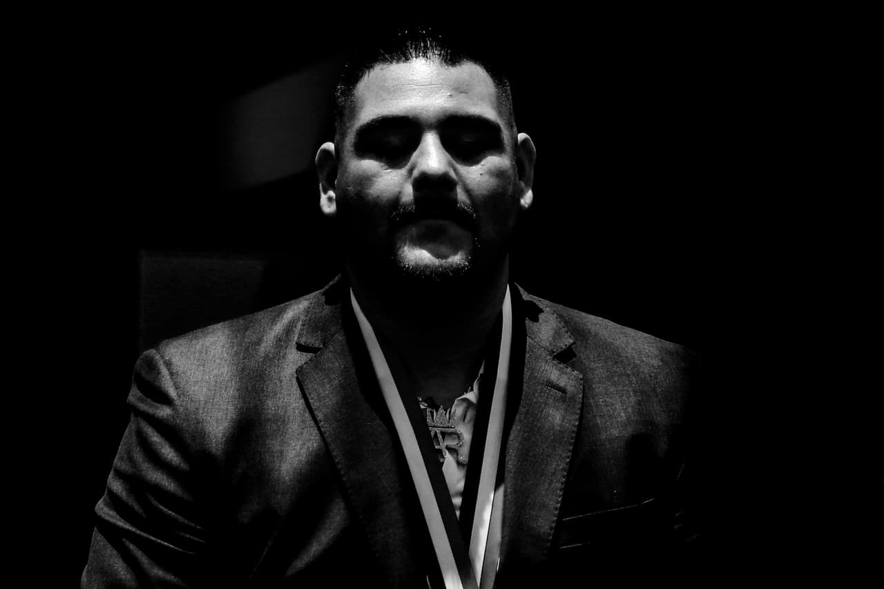 “Andy Ruiz”, dijo emocionado el boxeador, quien difícilmente vislumbraba homenajes a estas alturas del año pasado. Relató que bajo la influencia de las malas amistades perdió la condición física, quedó al borde de la ruina económica y estuvo cerca de dejar el deporte.