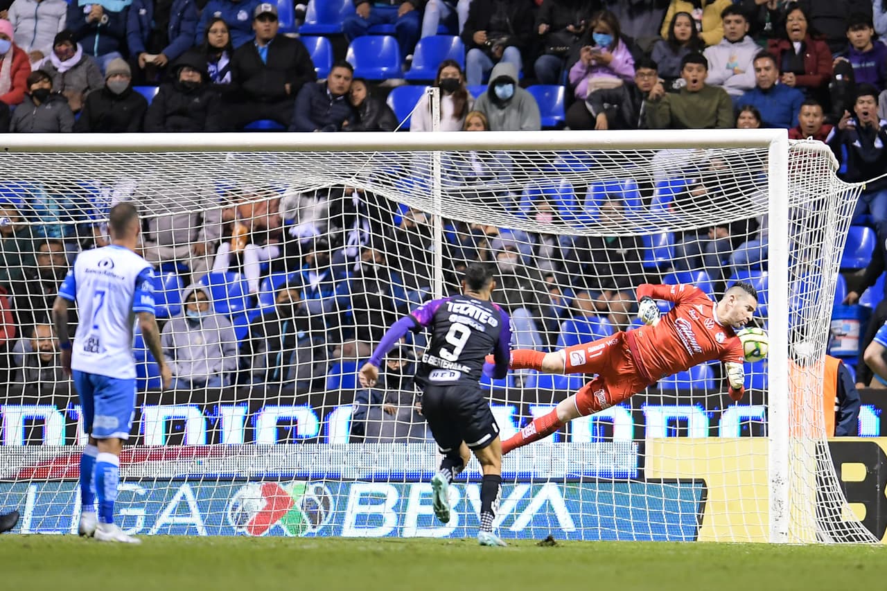 Rayados concretó la voltereta ante Puebla en la Jornada 4 con golazos de Alfonso González y Rodrigo Aguirre. Federico Mancuello abrió el marcador para La Franja, que no supo cuidar la ligera ventaja. El VAR anuló de forma polémica dos goles de Rogelio Funes Mori.