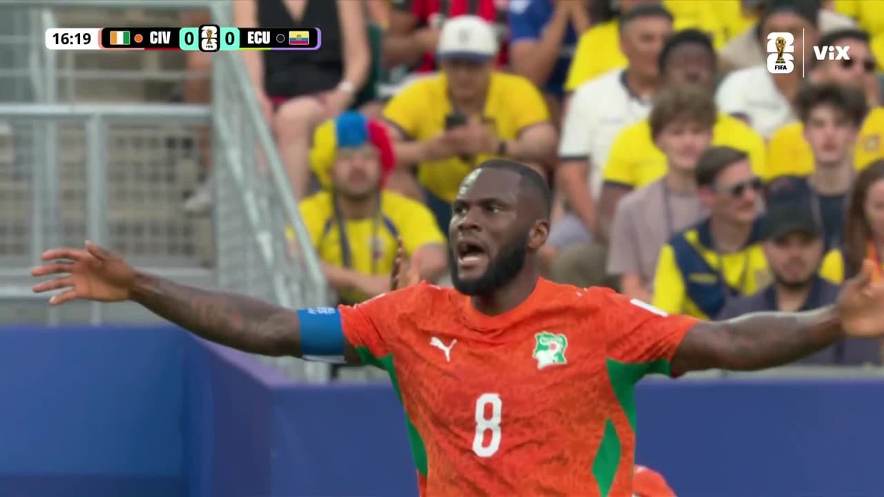 ¡Toure revienta el poste y Costa de Marfil se queda cerca del primero!