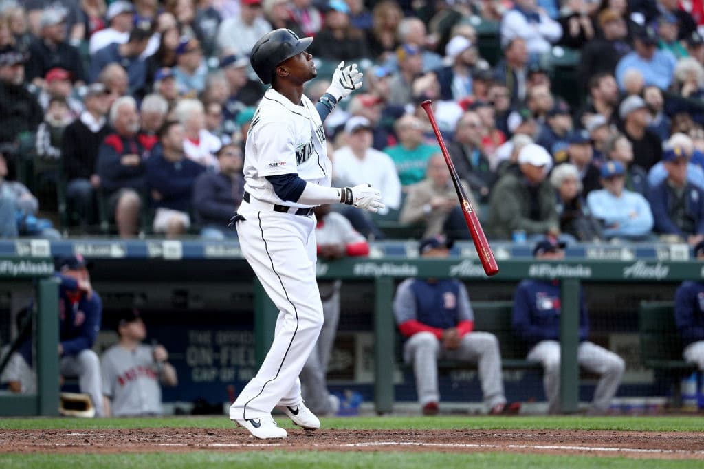 El parador en corto de los Mariners Tim Beckham fue quien encendió la llama para Seattle al conectar dos cuadrangulare, uno en el segundo capítulo, solitario, y otro en el tercer inning llevándose por delante a un corredor para poner 6-2 la pizarra en ese instante.