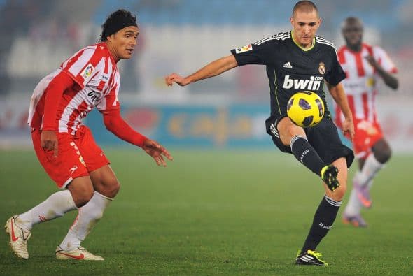 Benzema era el hombre punta, pero no marcó diferencia.