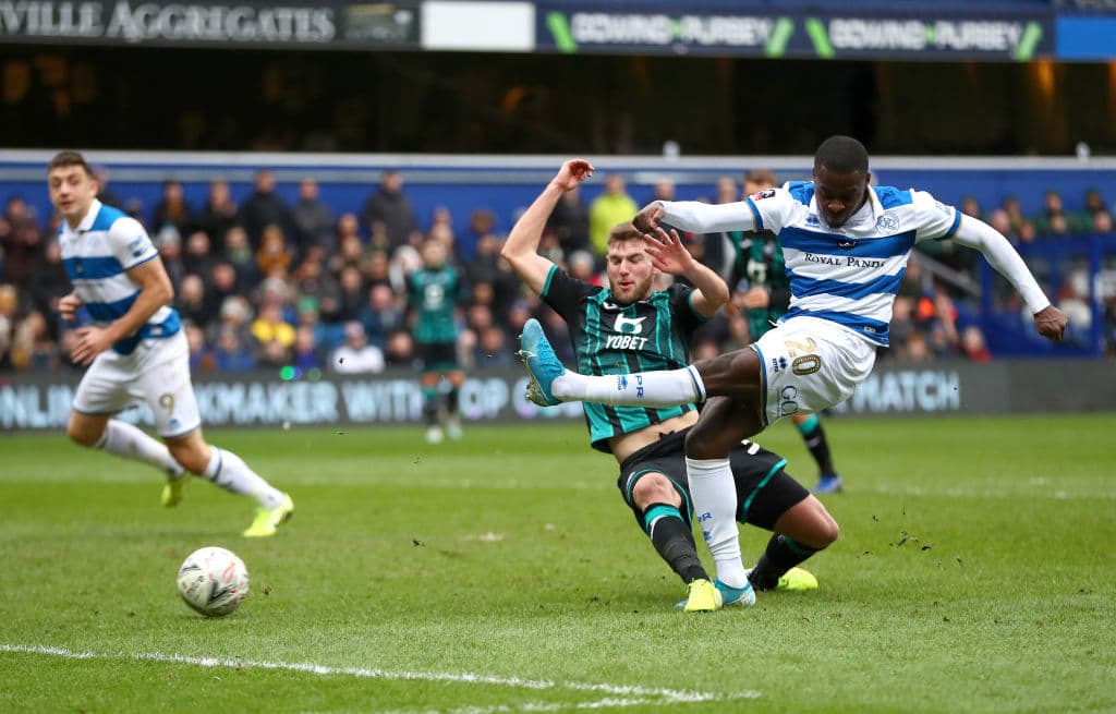 Queens Park Rangers 5-1 Swansea City. Sin problemas, el QPR se hace sentir en casa y golea a los galeses.