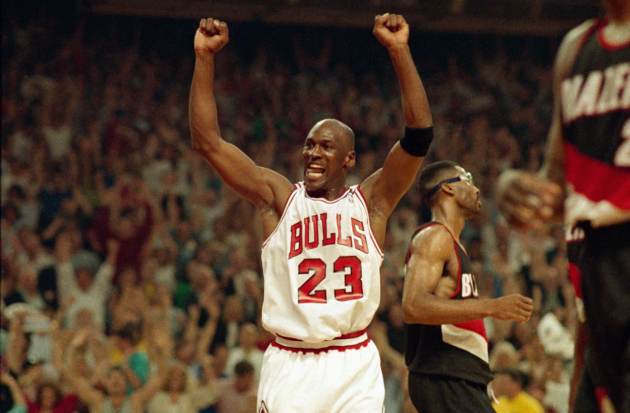 <b>2. Michael Jordan - </b>La máxima estrella de la NBA llegó a 5,987 puntos en 179 partidos con los Chicago Bulls.