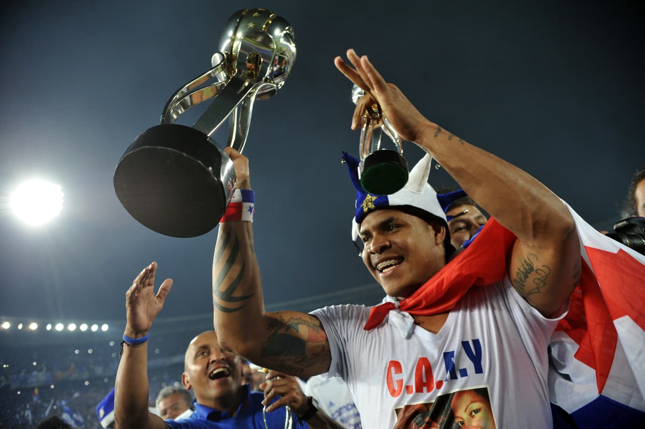 El panameño llegó a Millonarios, otro de los clubes grandes de Colombia. En ese equipo se coronó campeón en el segundo semestre de 2012, con lo que acabó una sequía de títulos ligueros de 25 años en esa institución.