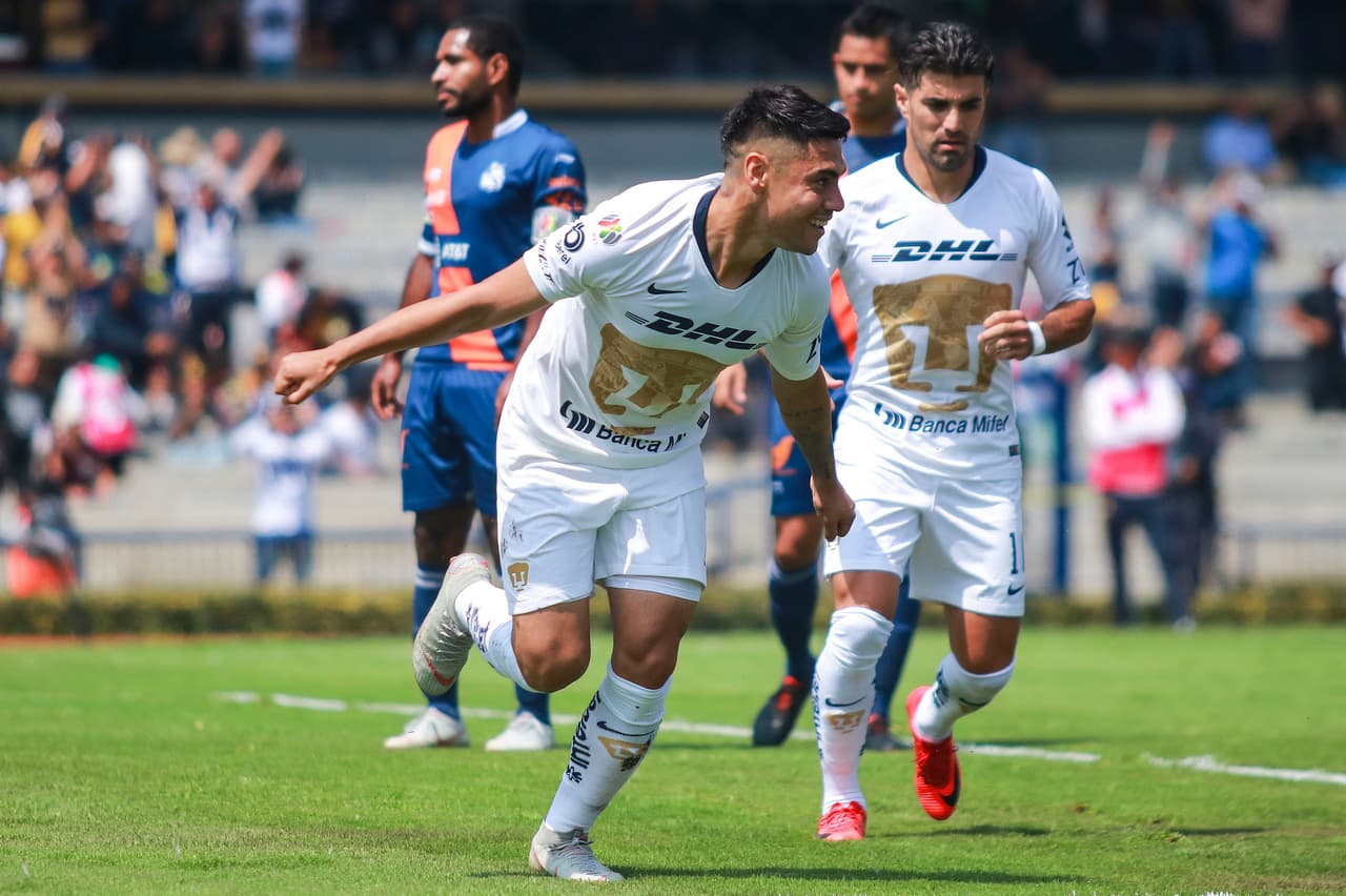 Apenas al minuto 14 del primer tiempo, el chileno Felipe Mora puso el 2-0 para Pumas, que lucía imparable en ese momento.