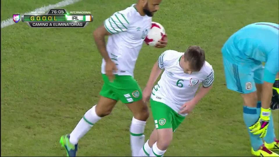 Goooolll!! Stephen Gleeson mete el balón y marca para Republic of Ireland
