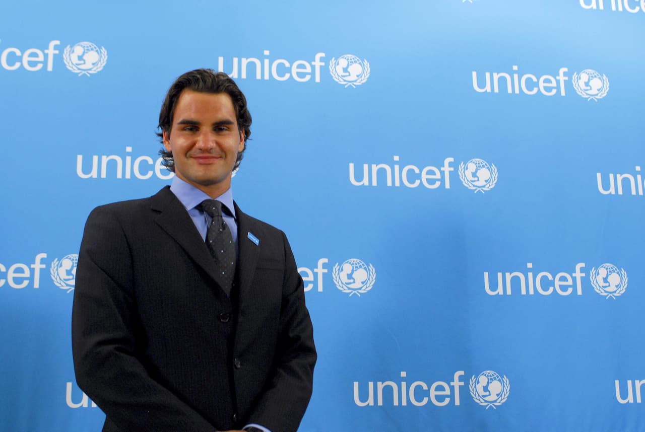 Su éxito no se circunscribe a la cancha de tenis. Como embajador, en causas altruistas y lucrativas de marcas de prestigio de autos y relojes, hablan de la figura que es. ¡Feliz cumpleaños Roger!