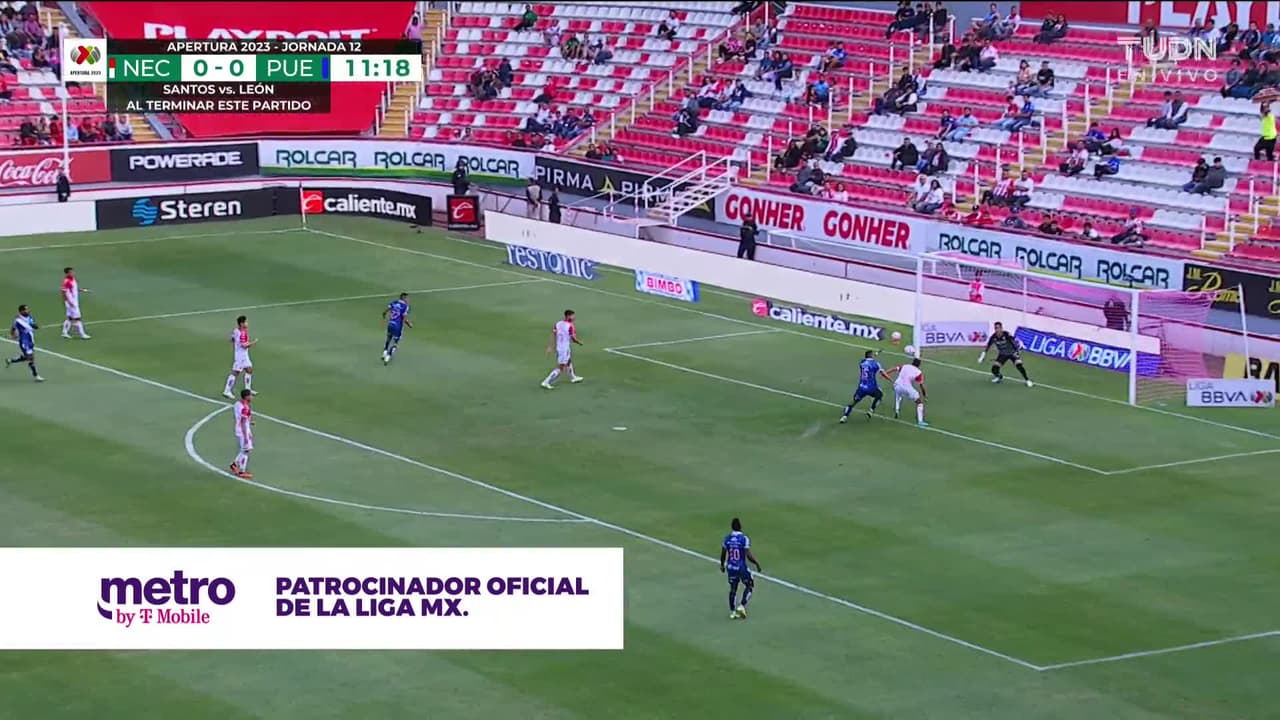 ¡GOL!  anota para Puebla. Guillermo Martínez