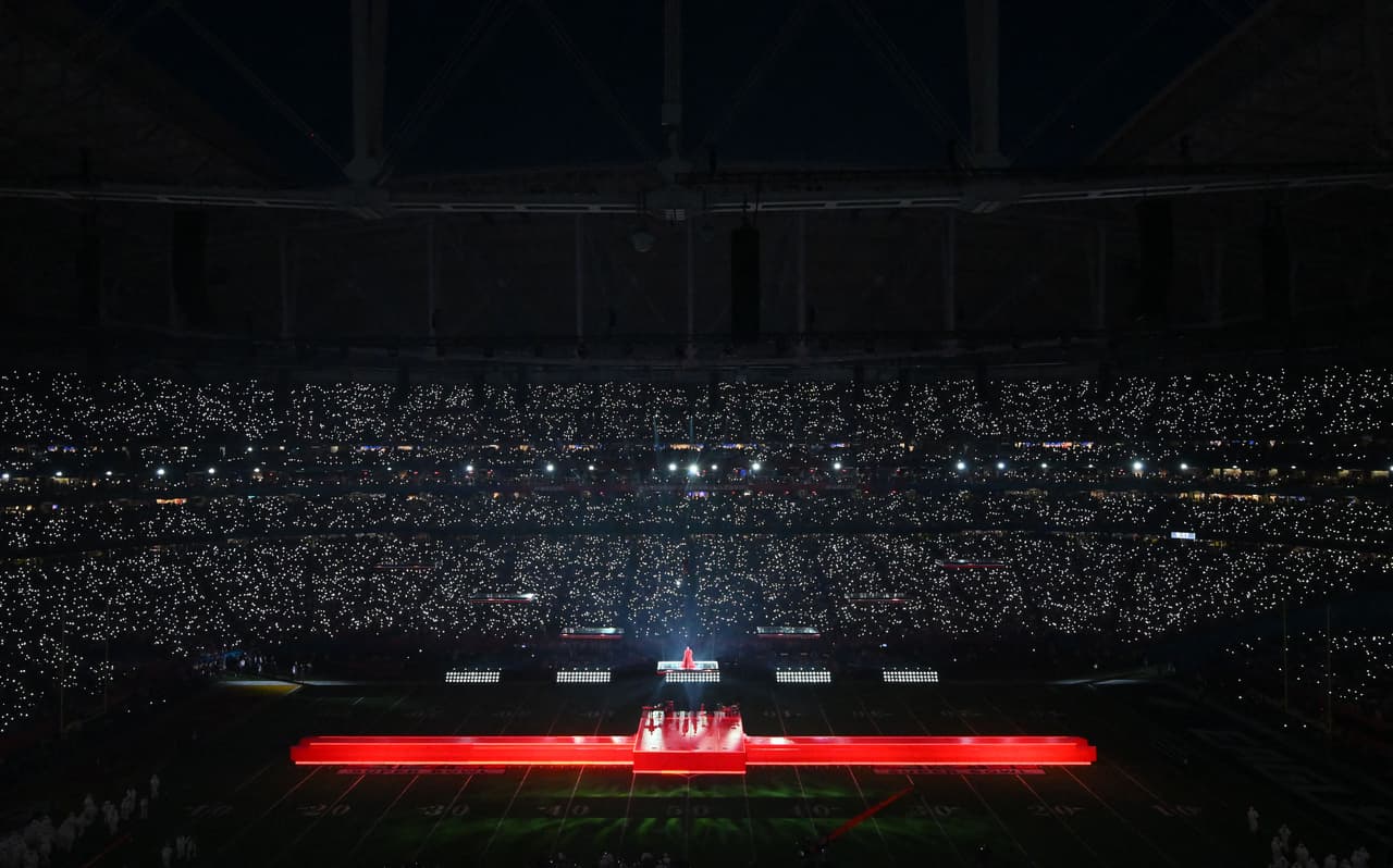 Rihanna deslumbró con su actuación en el Show de medio tiempo en el Super Bowl 2023