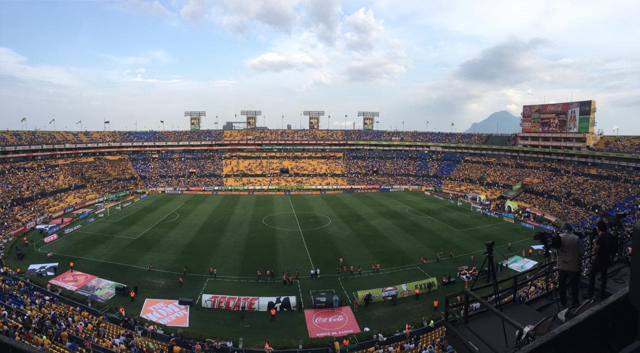 Así luce el 'Volcán' con los fanáticos de Tigres y Chivas para el duelo de la Jornada 17 del Clausura 2019.