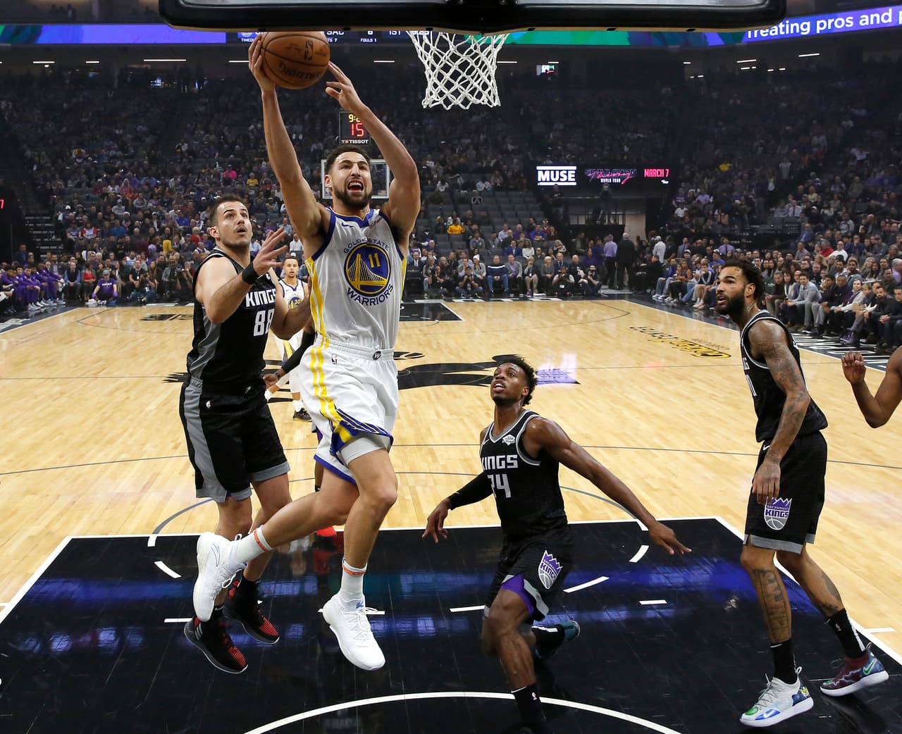 En una nueva demostración de baloncesto de alto nivel, los Golden State Warriors doblegaron 130-125 a los Sacramento Kings, recuperándose de la desventaja en la segunda mitad.