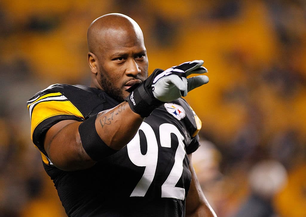 James Harrison se puede dar el lujo de decir que despreció a dos presidentes, como Barack Obama y George W. Bush. El ex linebacker de los Pittsburgh Steelers le restó importancia a las invitaciones.