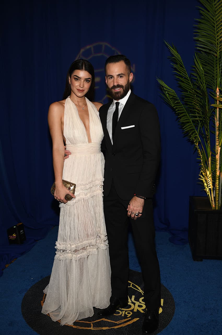 Los invitados especiales brillaron con luz propia en la alfombra azul del Balón de Oro 2019 de la Liga MX celebrado este sábado en Los Ángeles.