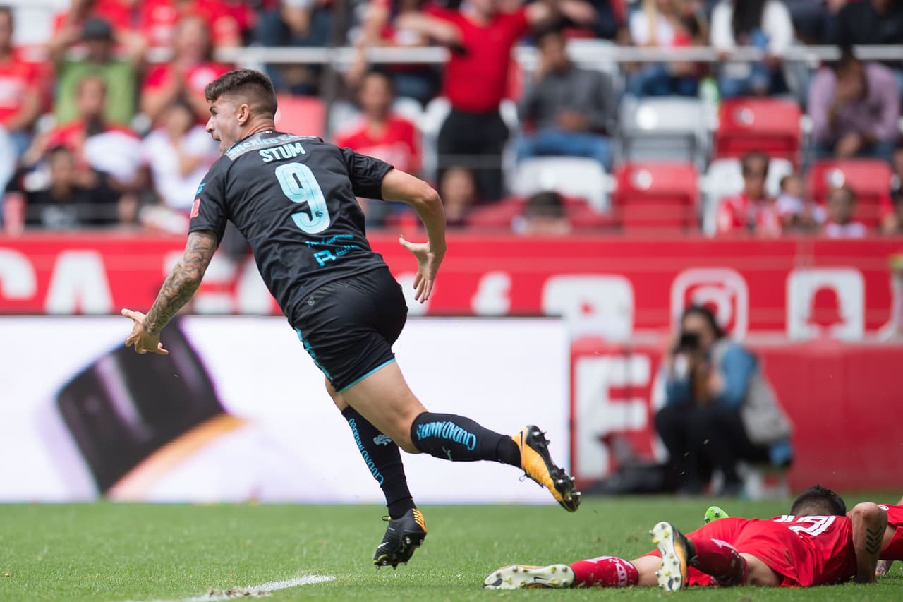 Y al minuto 44, el brasileño Everaldo Stum marcó el segundo para los visitantes con un espectacular remate de cabeza.