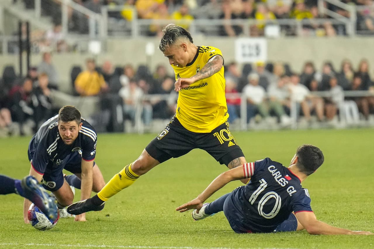 Lucas Zelarayán luchó hasta último momento para conseguir el empate 1-1 del Crew ante New England.