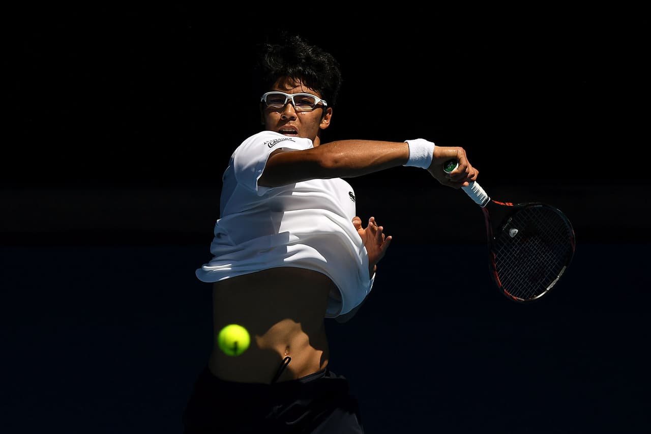 El segundo set tuvo de nuevo a Chung con el manejo del juego, aunque no tan holgado como para que se viera reflejado en el marcador.