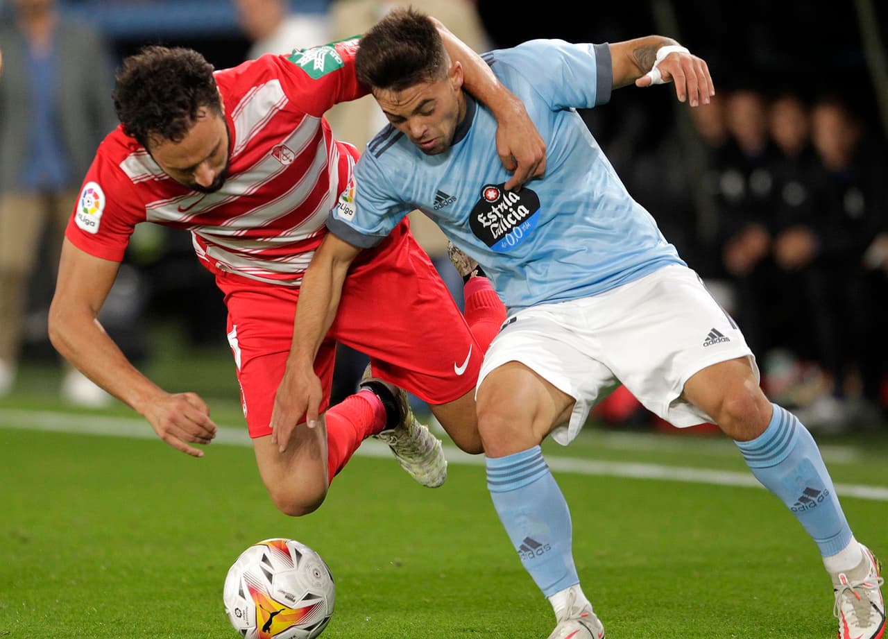 Celta de Vigo salva el partido al minuto 90+4' gracias al gol de Denis Suárez ante Granada al cierre de la séptima Jornada en La Liga. Iago Aspas tuvo la oportunidad en un penalti de poner a los celestes arriba en el marcador, pero Maximiano adivina el tiro y, posteriormente sale lesionado: el mexicano Nestor Araújo jugó 86' minutos del encuentro.