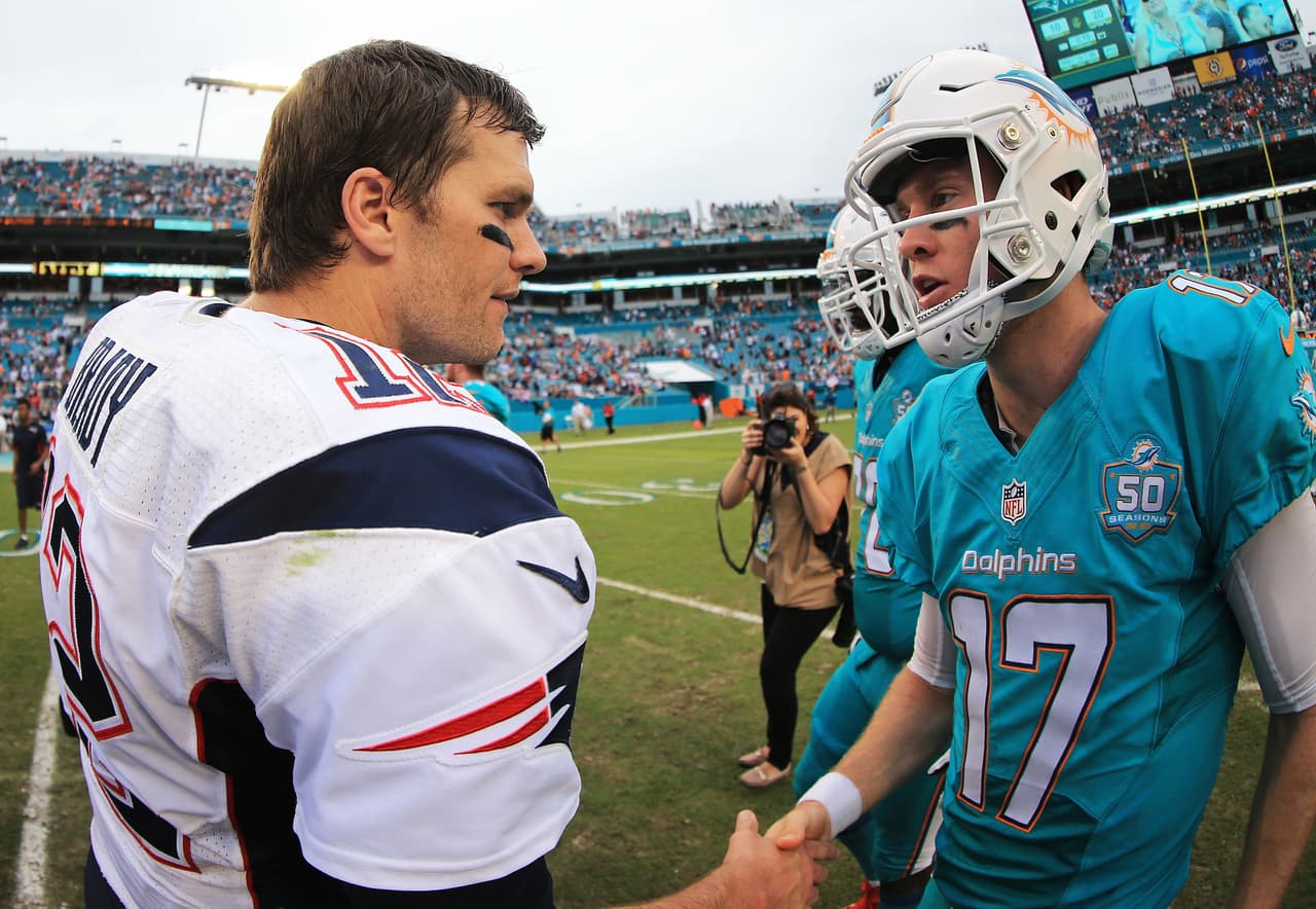 Tom Brady tuvo un mal día en Florida y los Patriots fueron derrotados 20-10 por Dolphins, y con ello la posibilidad de ser los sembrados N°1 AFC. Checa las mejores tomas de este duelo.