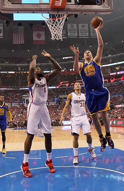 Mientras que el pívot DeAndre Jordan, que quedó tercero en la votación del premio al Jugador Defensivo del Año, ganado por Joakim Noah, de los Bulls de Chicago, volvió a liderar las acciones bajo los aros y logró 11 puntos, nueve rebotes y puso cinco tapones.