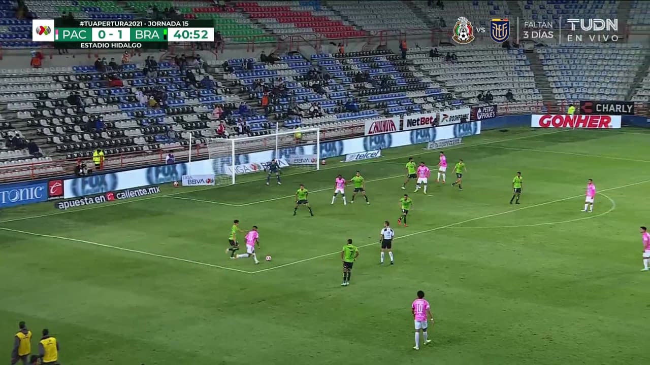 ¡TIRO ATAJADO! disparo por Santiago Mosquera.