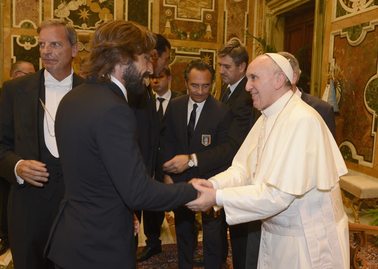 En 2013, Pirlo conoció al papa Francisco.