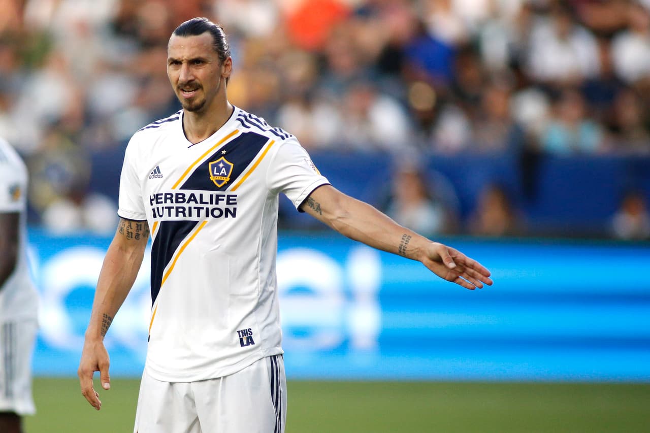 El regreso de Zlatan Ibrahimovic al Milán tuvo una conclusión que dio a conocer Leonardo, directivo del equipo italiano, al afirmar que a pesar de conversaciones con LA Galaxy no es posible.
