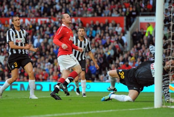 Wayne Rooney abrió el marcador.