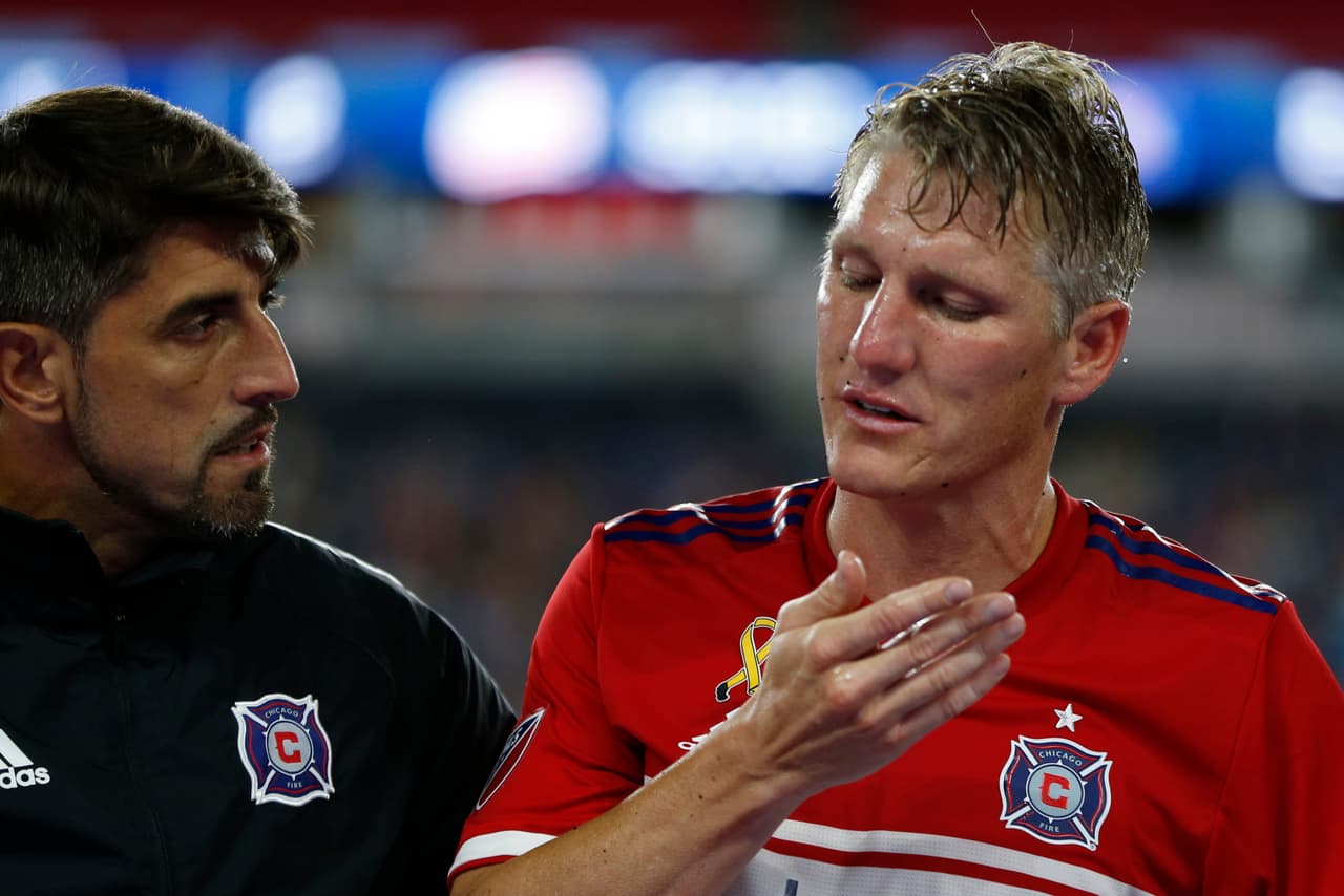 Veljko Paunovic y Bastian Schweinsteiger, entrenador y máxima figura de Chicago Fire.